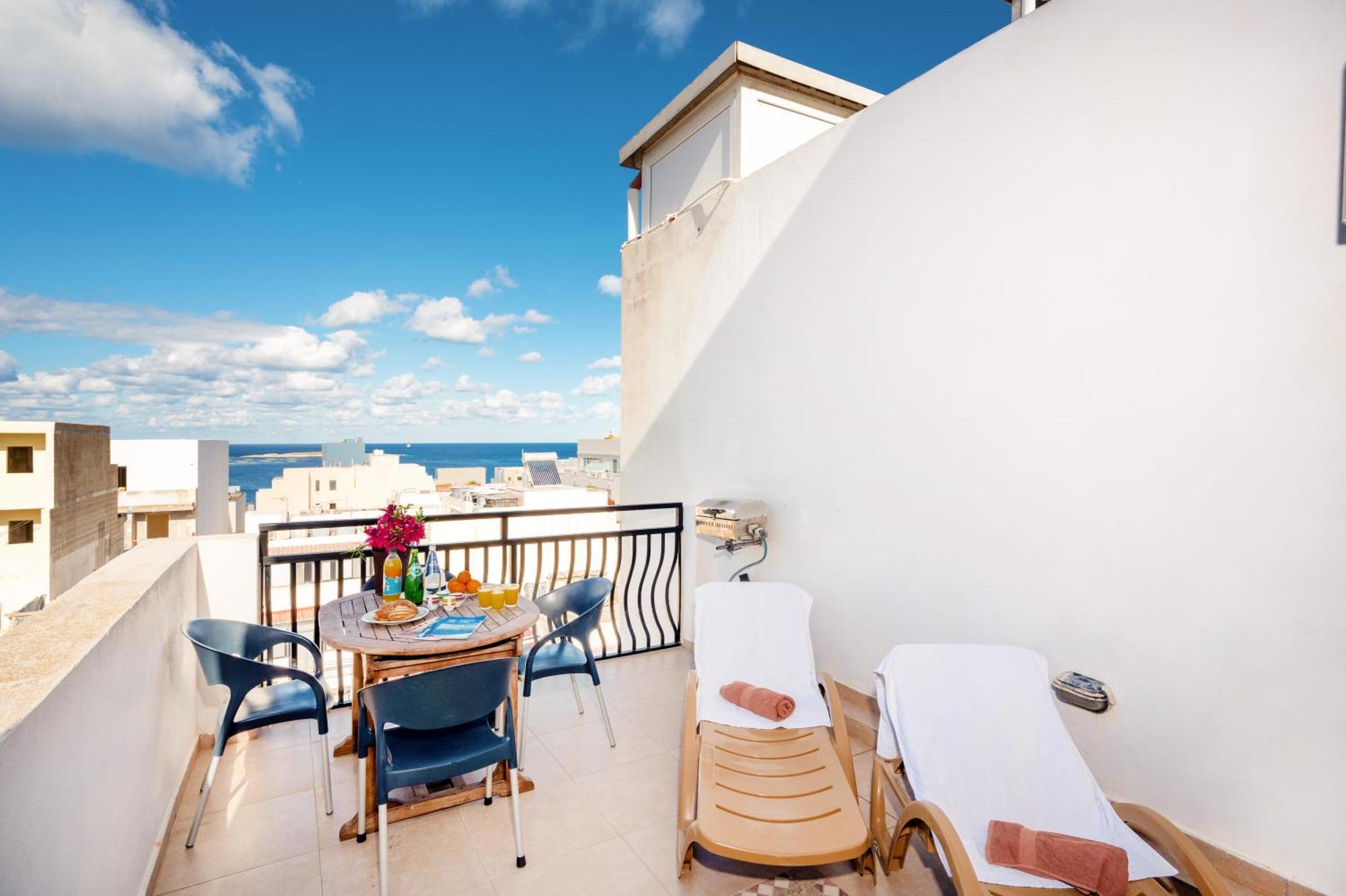 Seashells 2 Bedroom Apartment With Sunny Terrace With Stunning Sea Views - By Getawaysmalta 圣保罗湾城 外观 照片