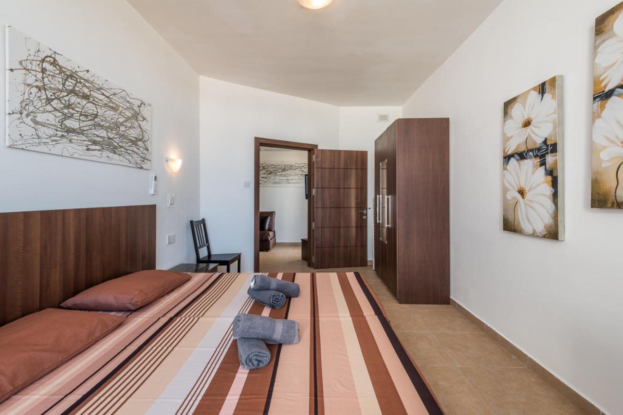 Seashells 2 Bedroom Apartment With Sunny Terrace With Stunning Sea Views - By Getawaysmalta 圣保罗湾城 外观 照片