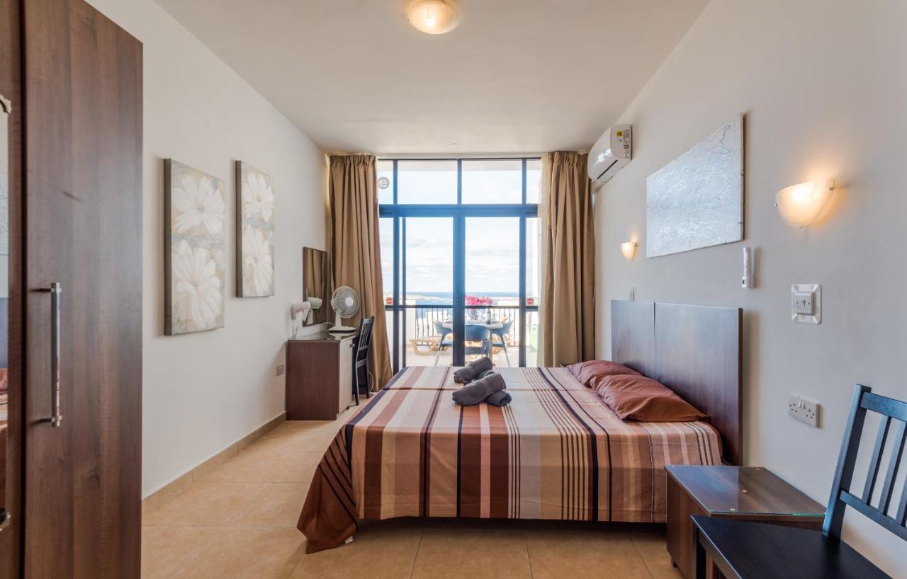 Seashells 2 Bedroom Apartment With Sunny Terrace With Stunning Sea Views - By Getawaysmalta 圣保罗湾城 外观 照片