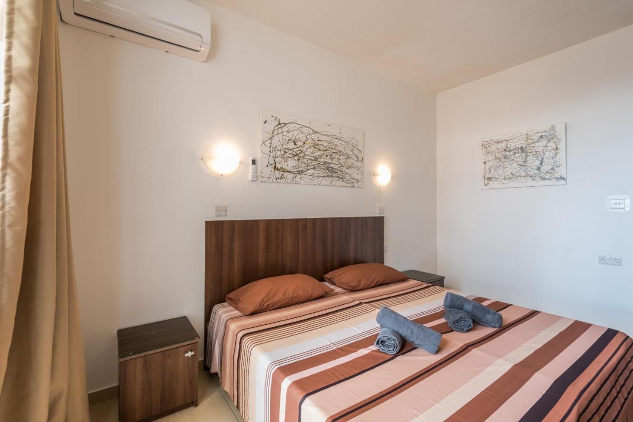 Seashells 2 Bedroom Apartment With Sunny Terrace With Stunning Sea Views - By Getawaysmalta 圣保罗湾城 外观 照片