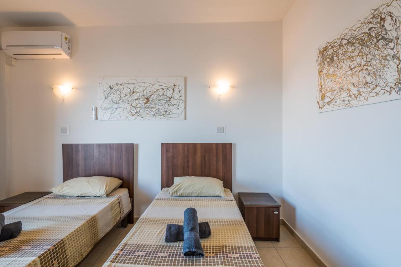 Seashells 2 Bedroom Apartment With Sunny Terrace With Stunning Sea Views - By Getawaysmalta 圣保罗湾城 外观 照片